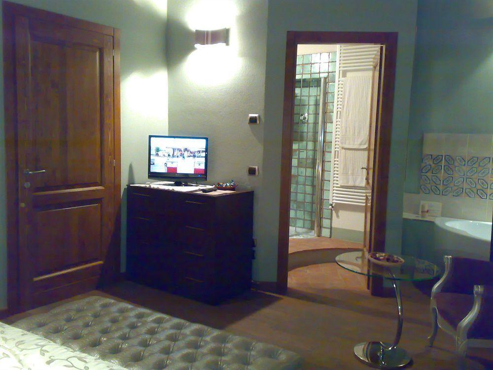 Hotel Vicolo Dell'Oste Montepulciano Stazione Exterior foto